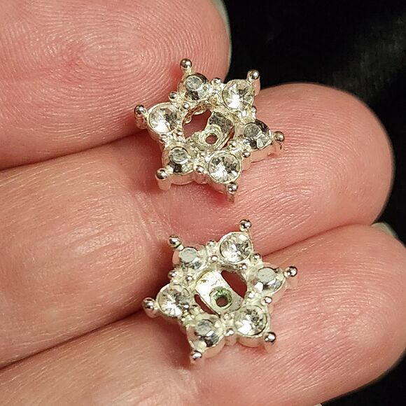 Convertible Avon Rhinestone Snowflake Stud Earrings  Poinsettia Brooch Christmas - Picture 6 of 7
